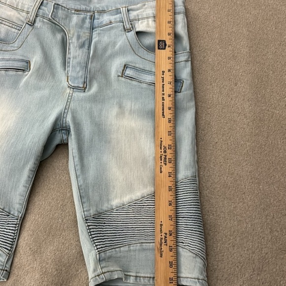 Balmain Light Blue Jean Shorts with Zip Details - Picture 4 of 7